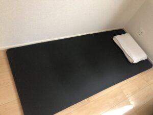 ヨガマットと枕